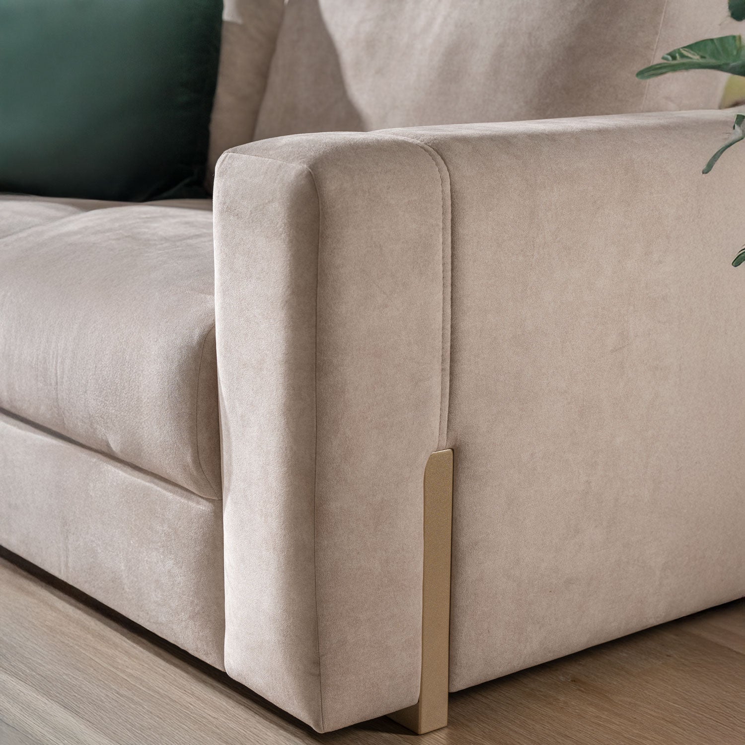 Sofá 3 Puestos Sevilla  Velvet Zarem Ivory, Champaña