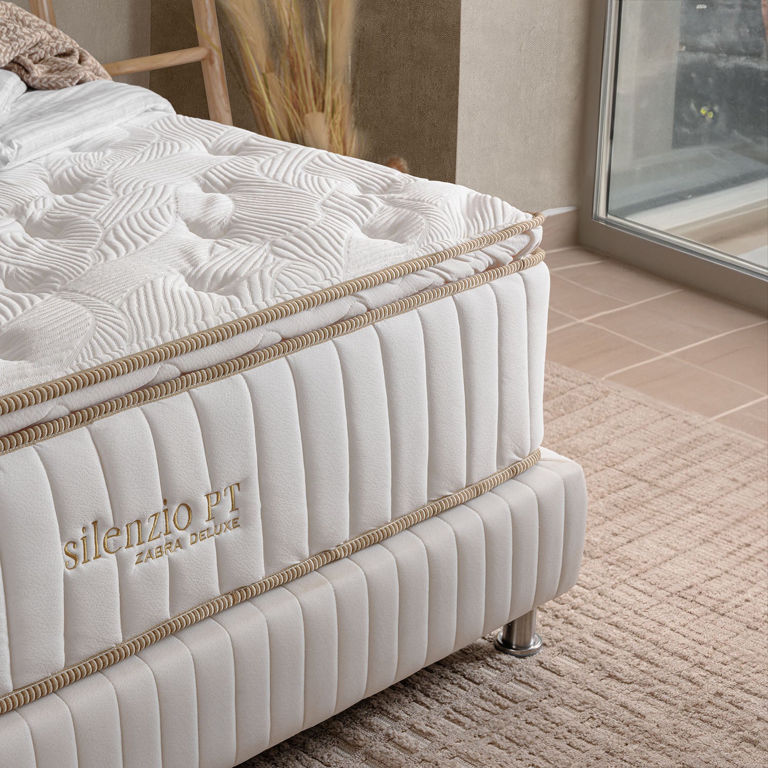 Colchón King Silenzio Deluxe Pillow Top (Garantia 25 Años)