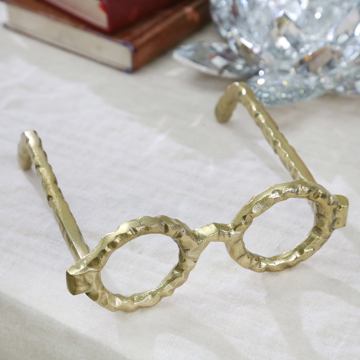 Figura 18X18X8  Dorada Gafas