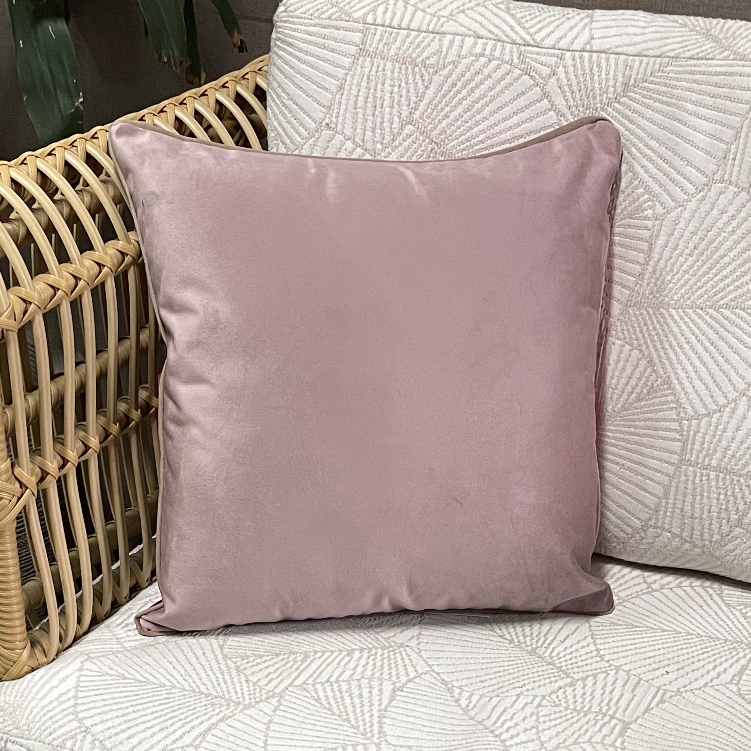 Cojin 45X45 Niagara Rosa, Coral Embone