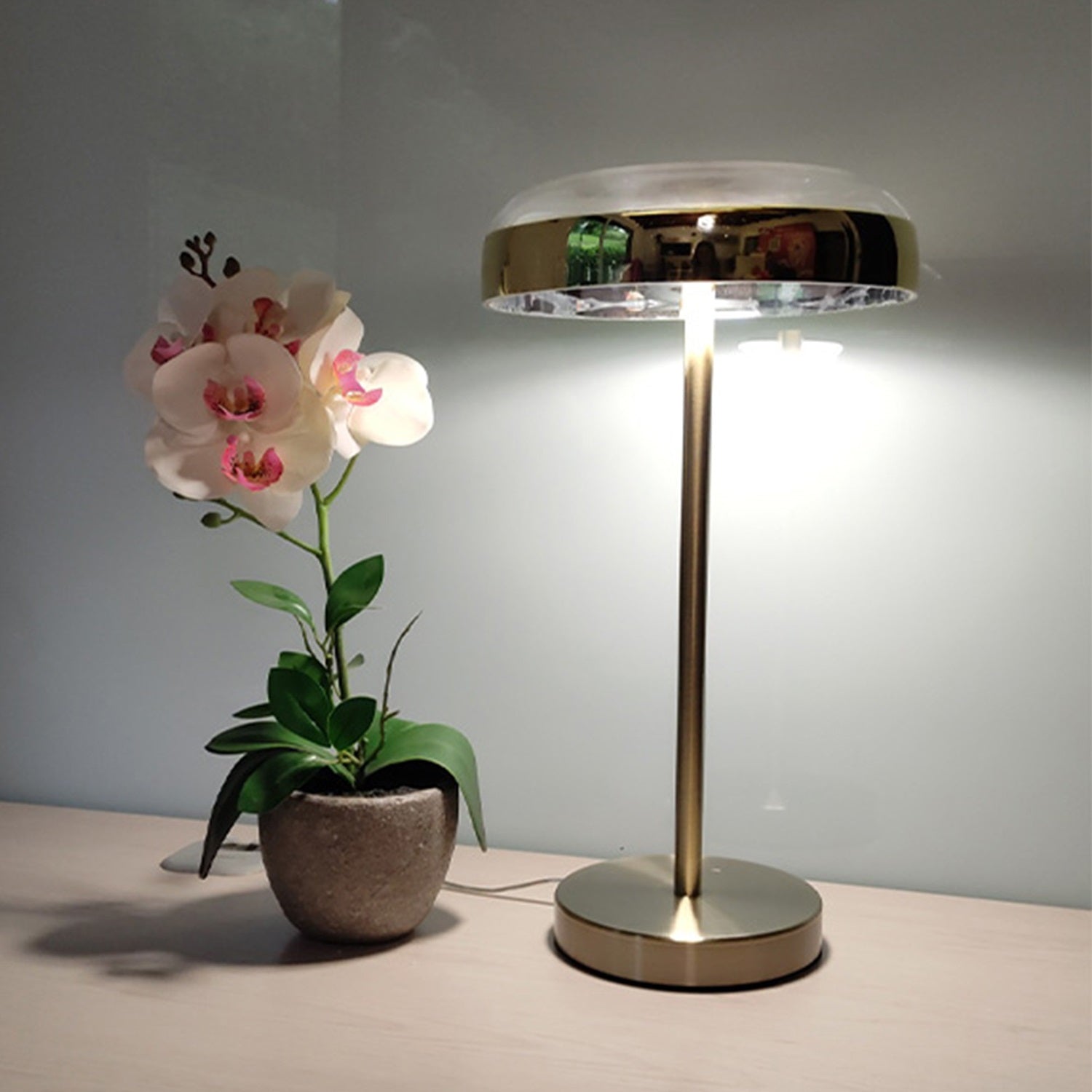Lampara De Mesa  42X23 Dorado Scarlett