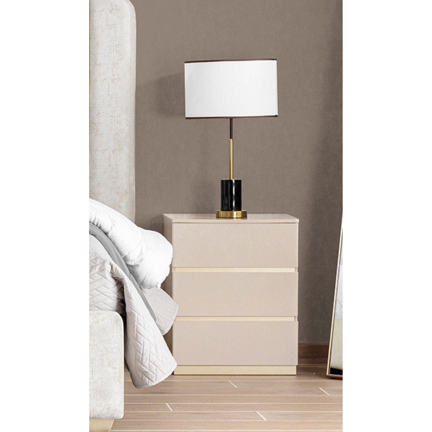 Mesa de Noche Sevilla Greige, Champaña 3 Gavetas