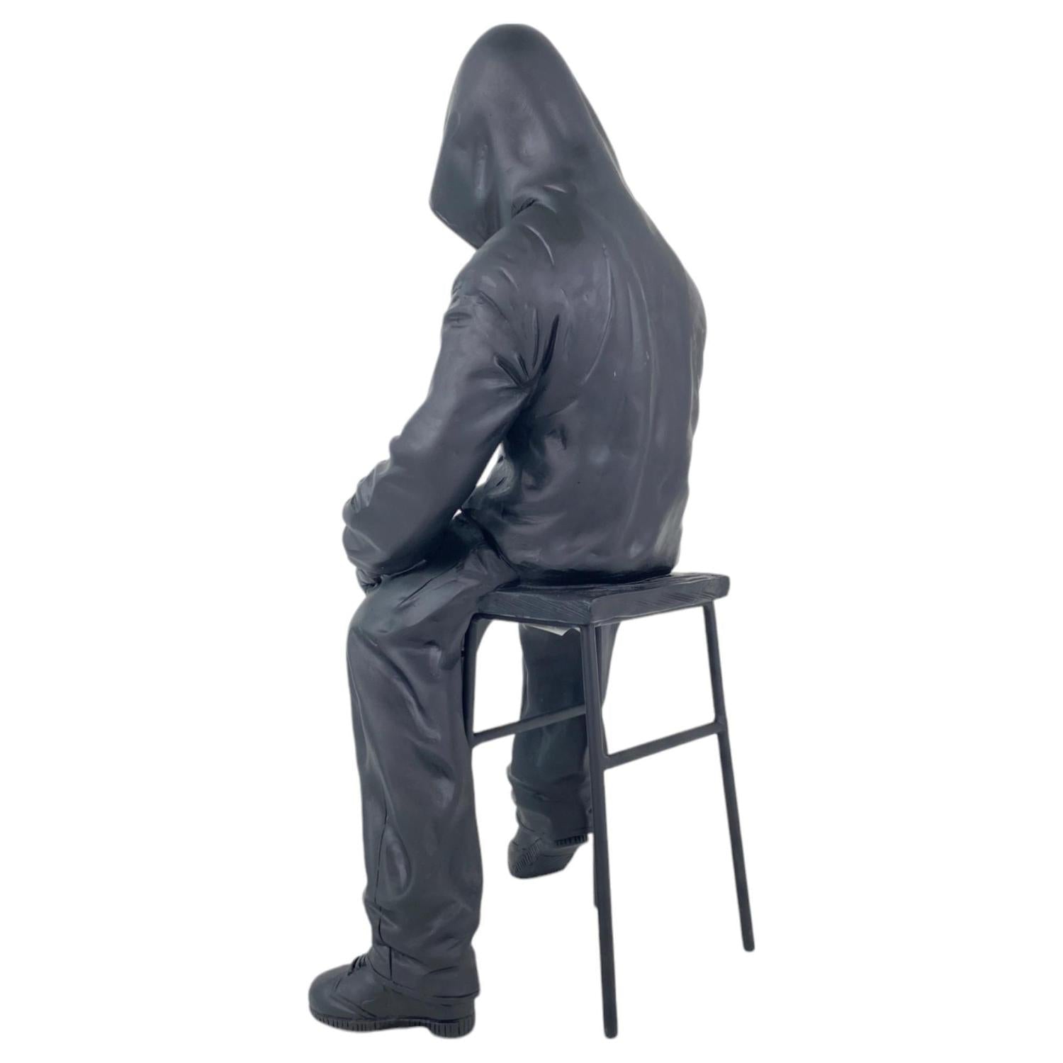 Figura 18X15X37 Negro Man Capucha F243