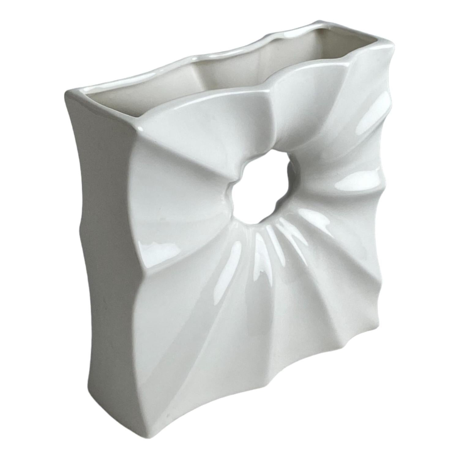 Jarron 18X6.50X18.5 Blanco Orificio F243