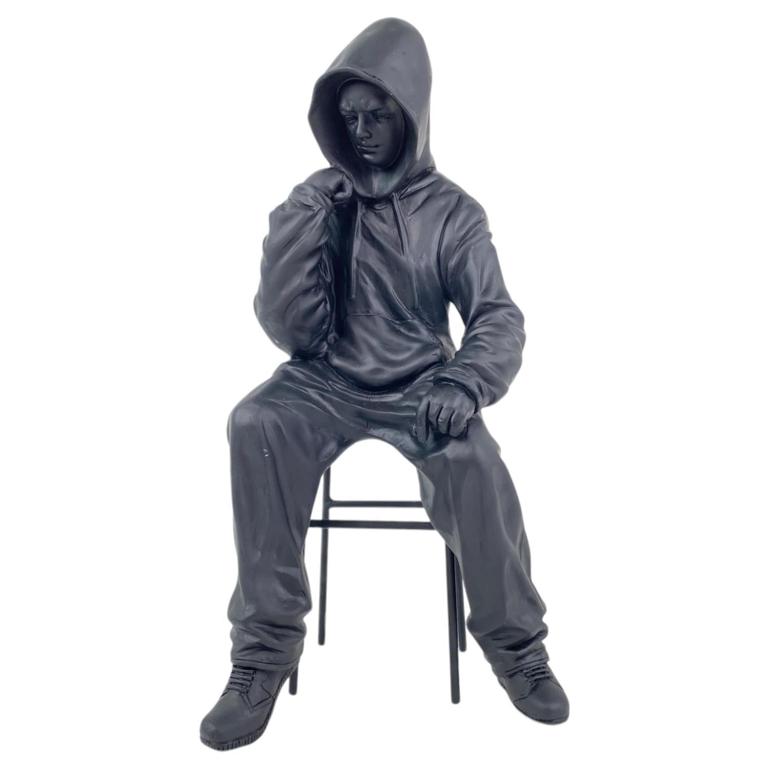 Figura 18X15X37 Negro Man Capucha F243