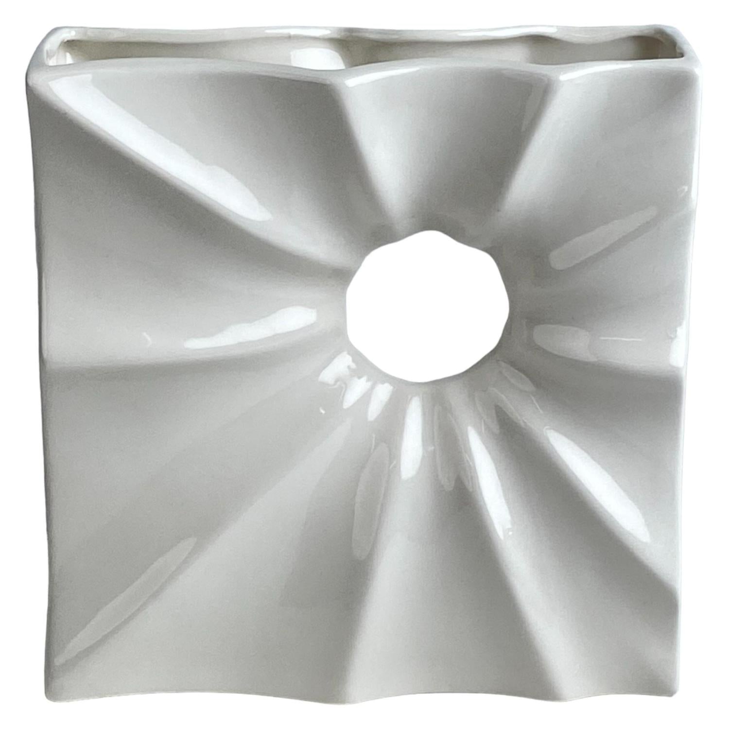 Jarron 18X6.50X18.5 Blanco Orificio F243