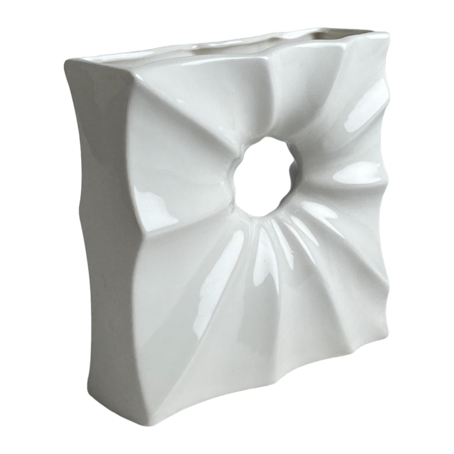 Jarron 18X6.50X18.5 Blanco Orificio F243
