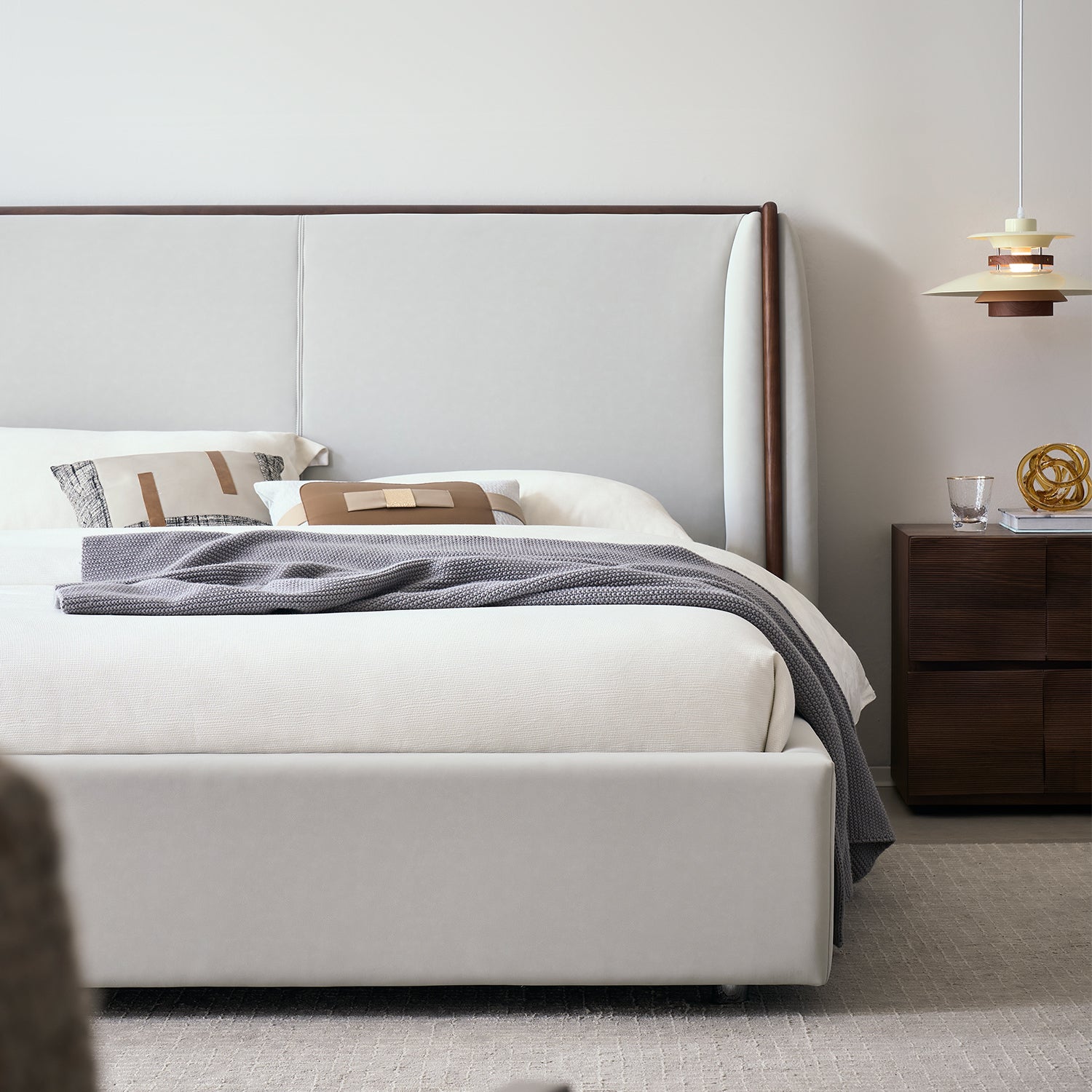 Cama Queen Taylor Velvet Beige