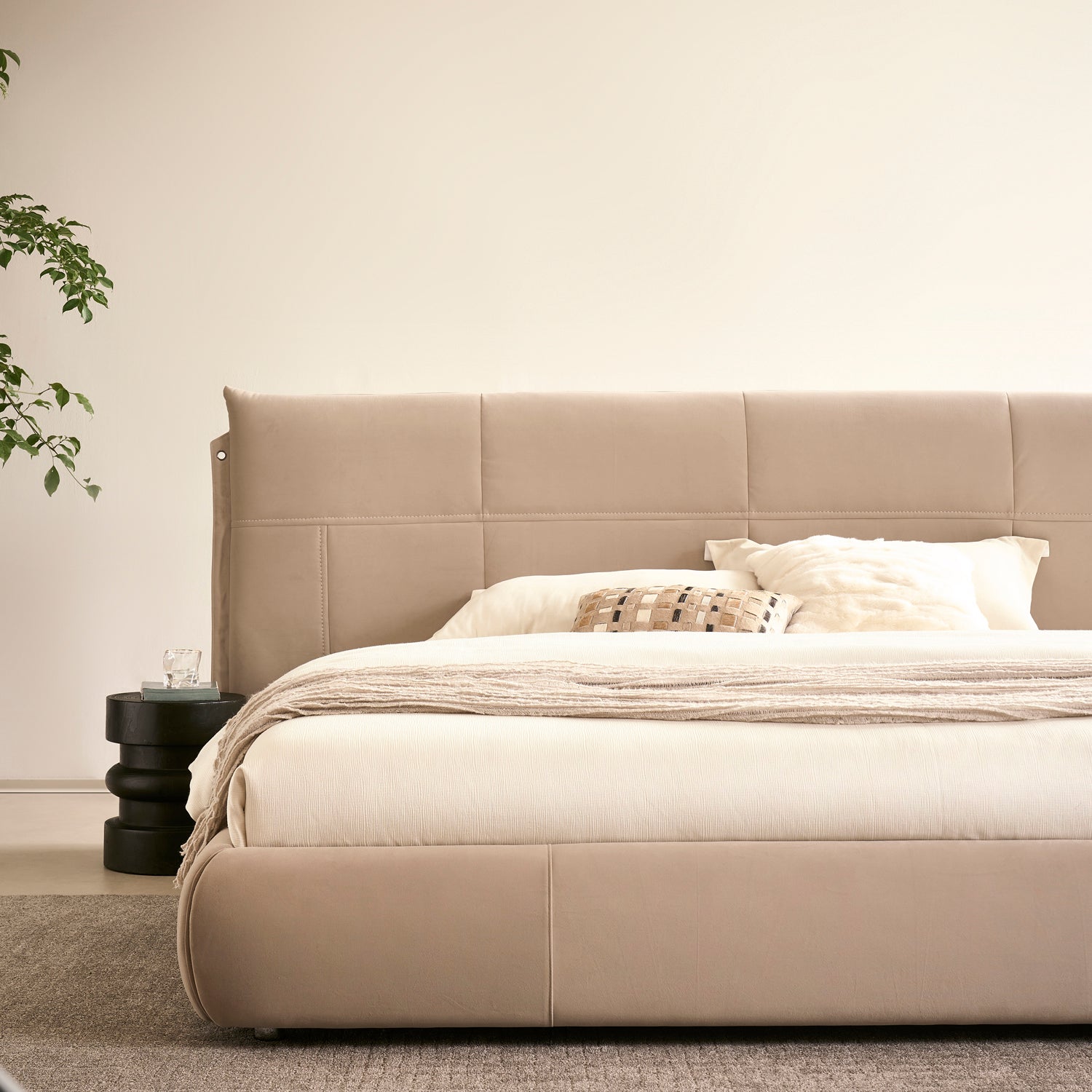 Cama Queen Lucas Velvet Beige
