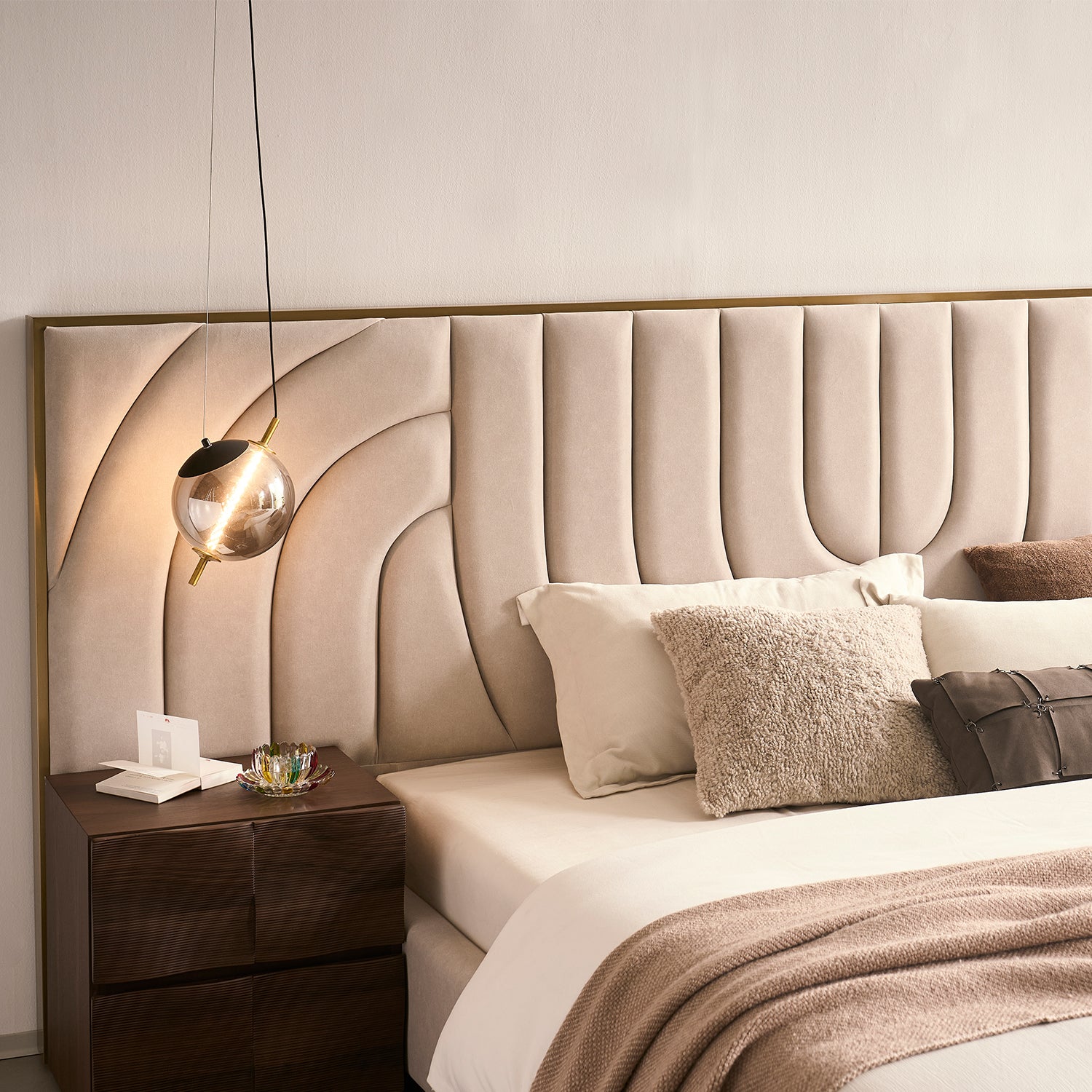 Cama King Sharon Velvet Crema