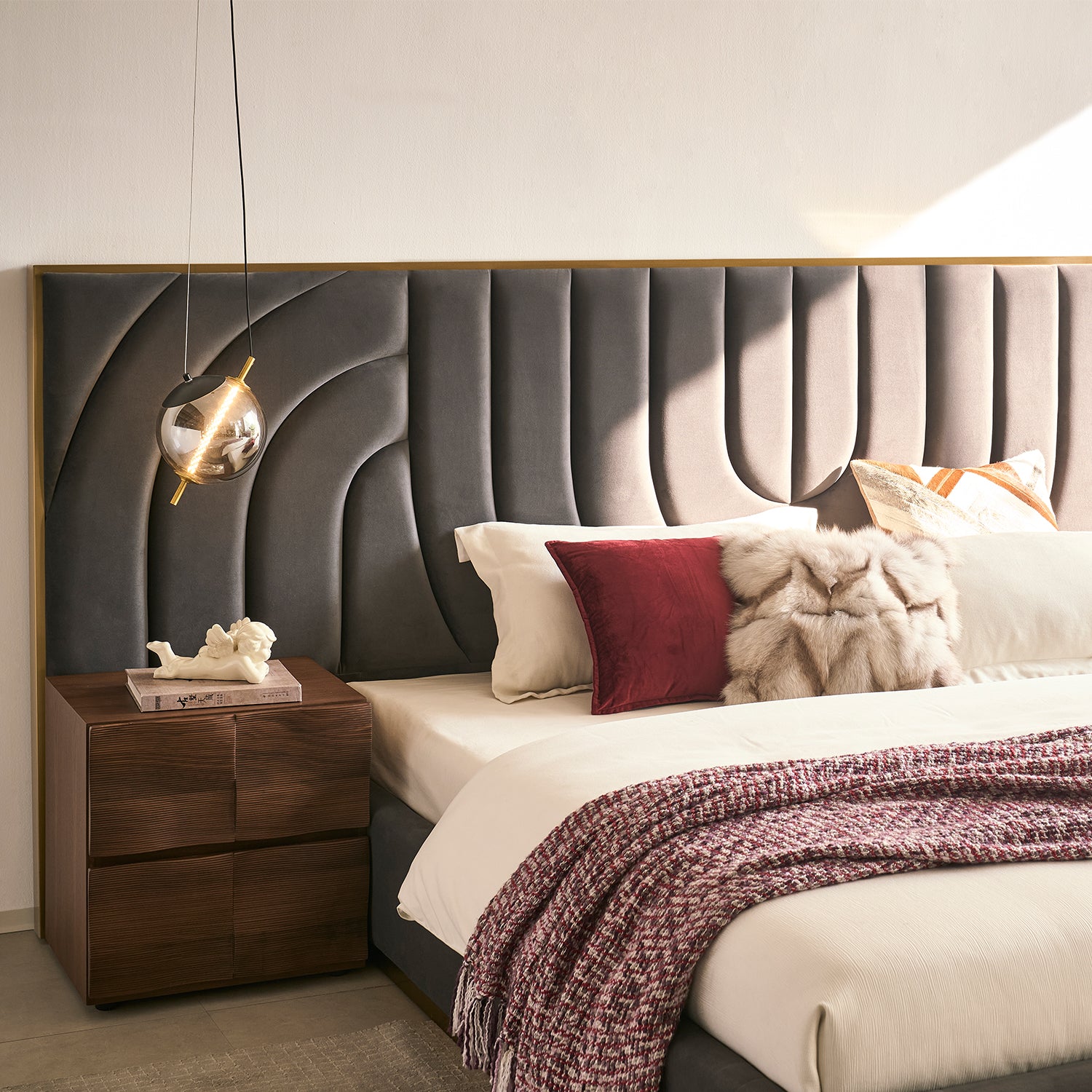Cama Queen Sharon Velvet Gris Oscuro