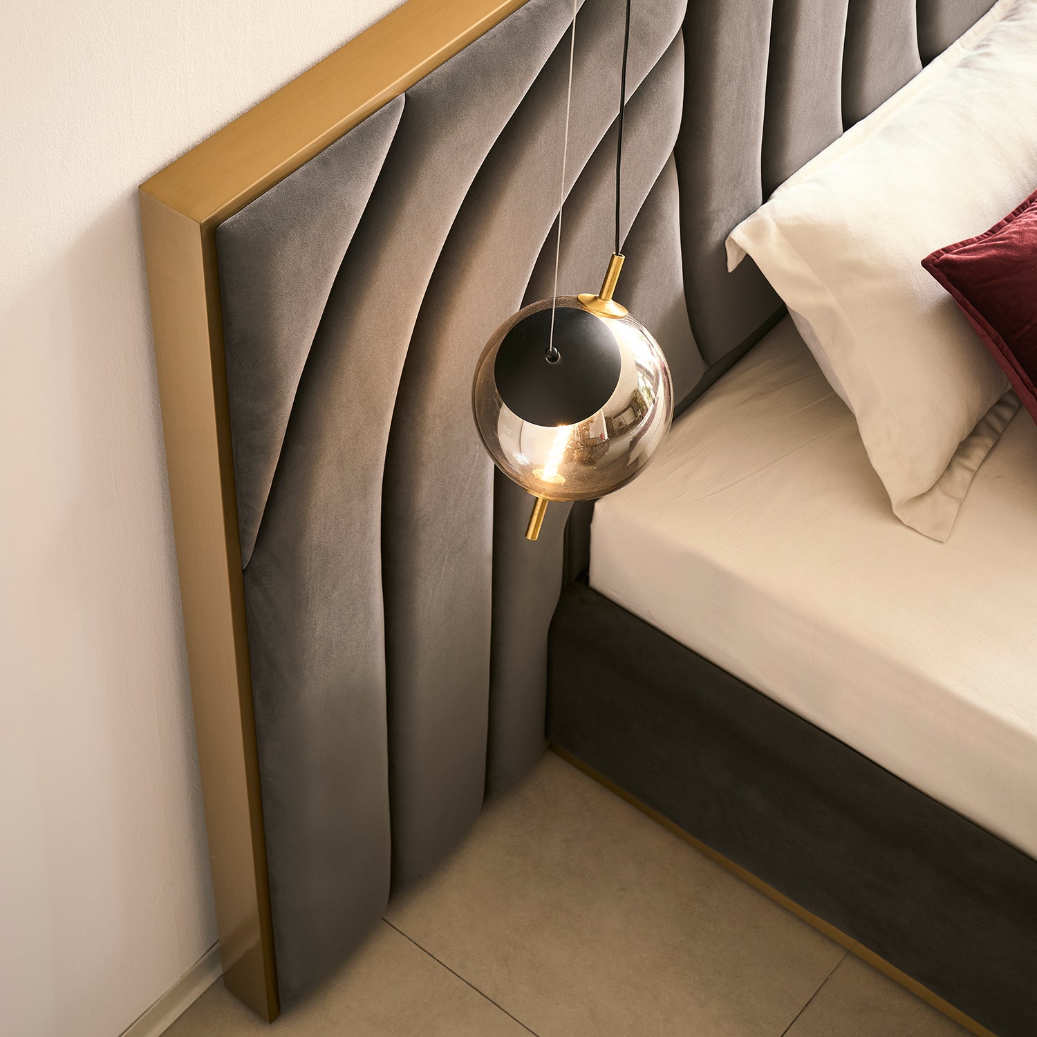 Cama Queen Sharon Velvet Gris Oscuro