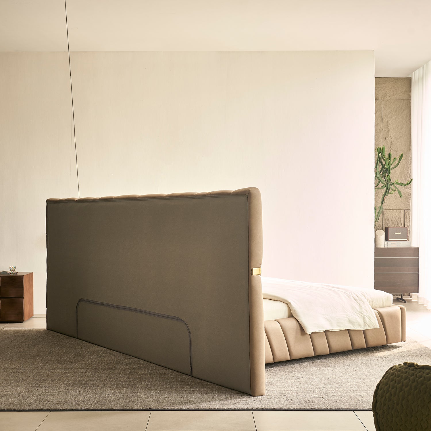 Cama Queen Luna Microfibra Taupe