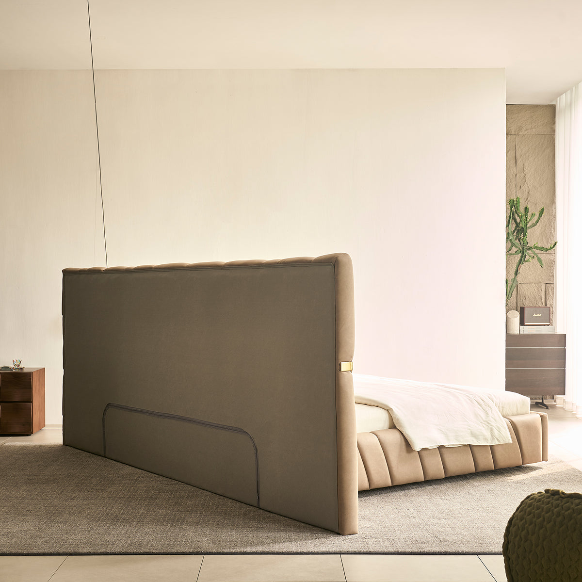 Cama Queen Luna Microfibra Taupe