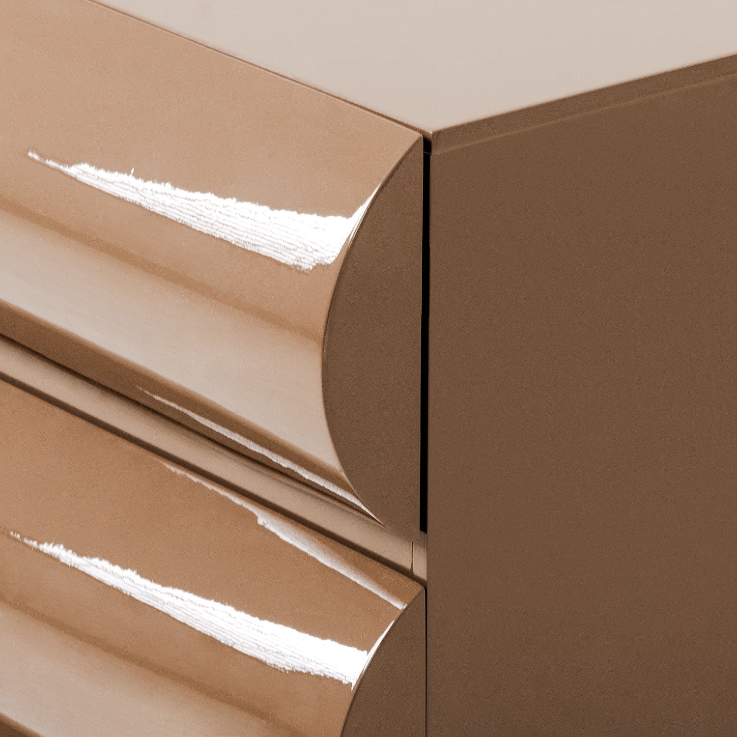 Mesa de Noche Sienna 3 Gavetas, Capuchino