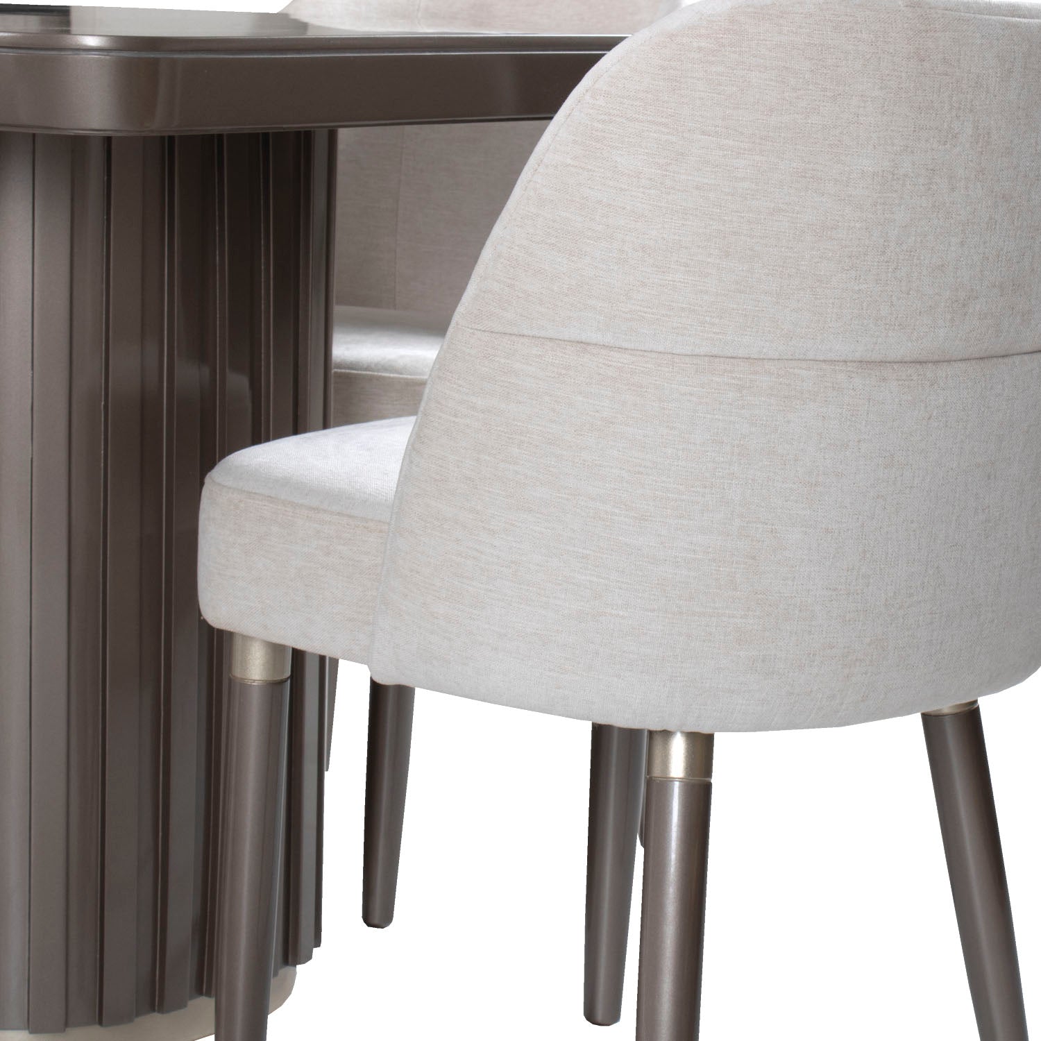Comedor 4 Puestos Nicole Chenille Touch Almendra, Taupe Perla Cubierta en Madera
