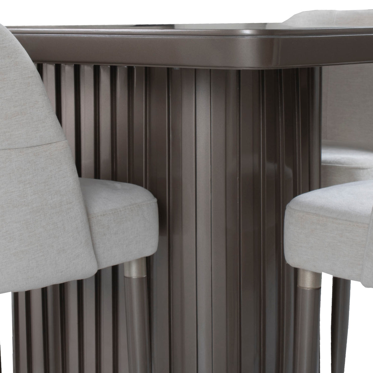 Comedor 4 Puestos Nicole Chenille Touch Almendra, Taupe Perla Cubierta en Madera