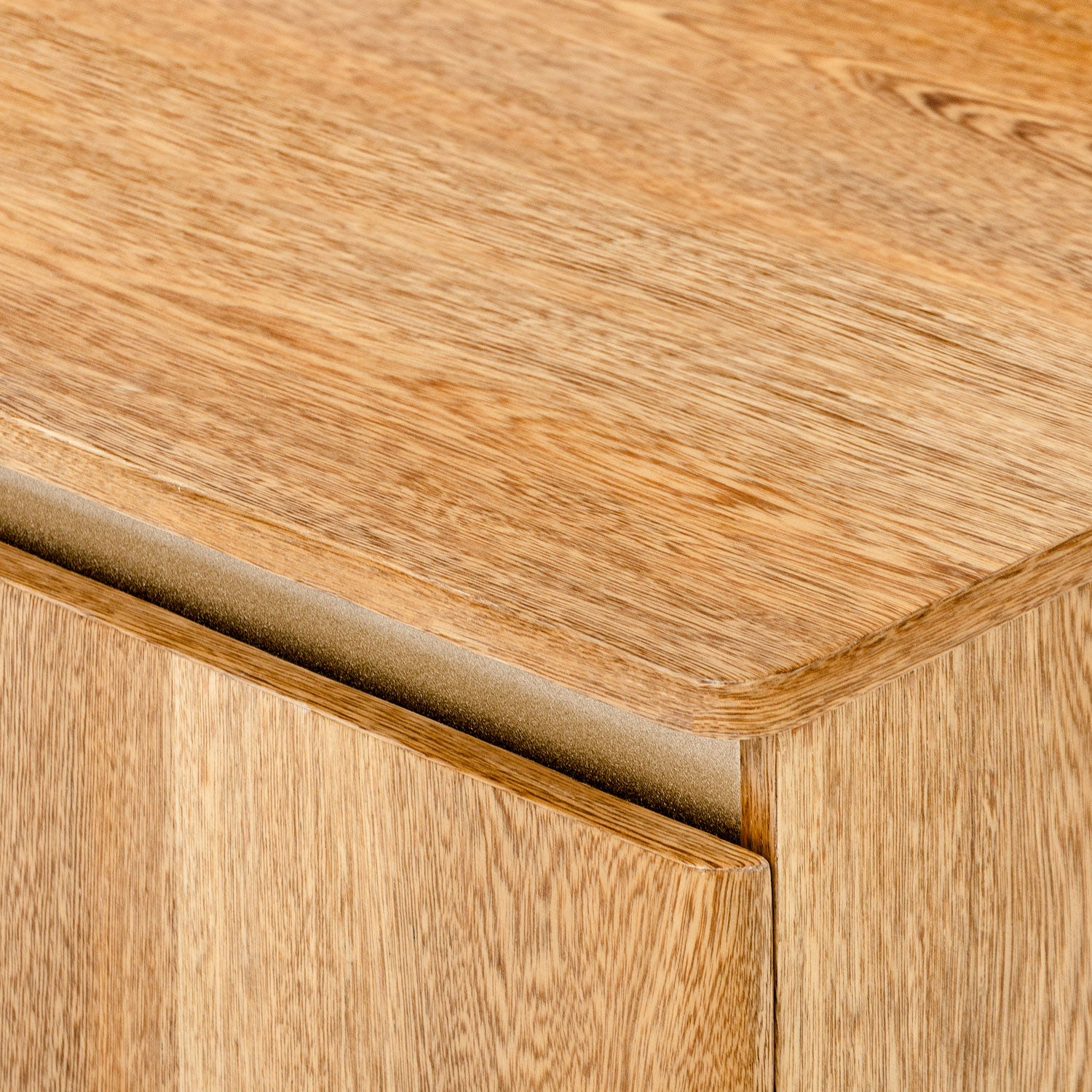 Mesa de Noche Harrison Natural, Champaña 1 Gaveta Base Metálica