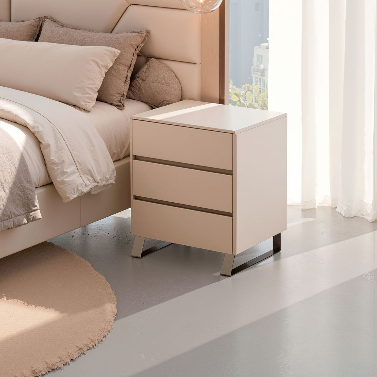 Mesa de Noche Sevilla Latte, Taupe Perla 3 Gavetas