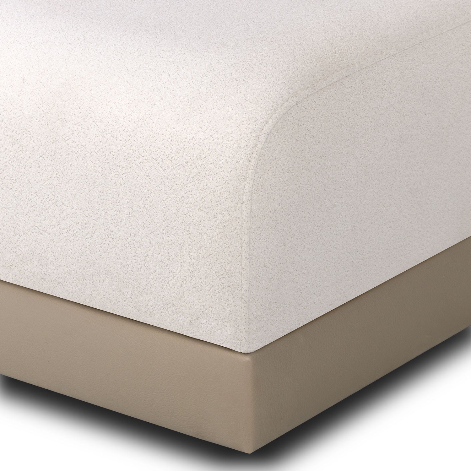Puff Montreal Velvet Serena Crema