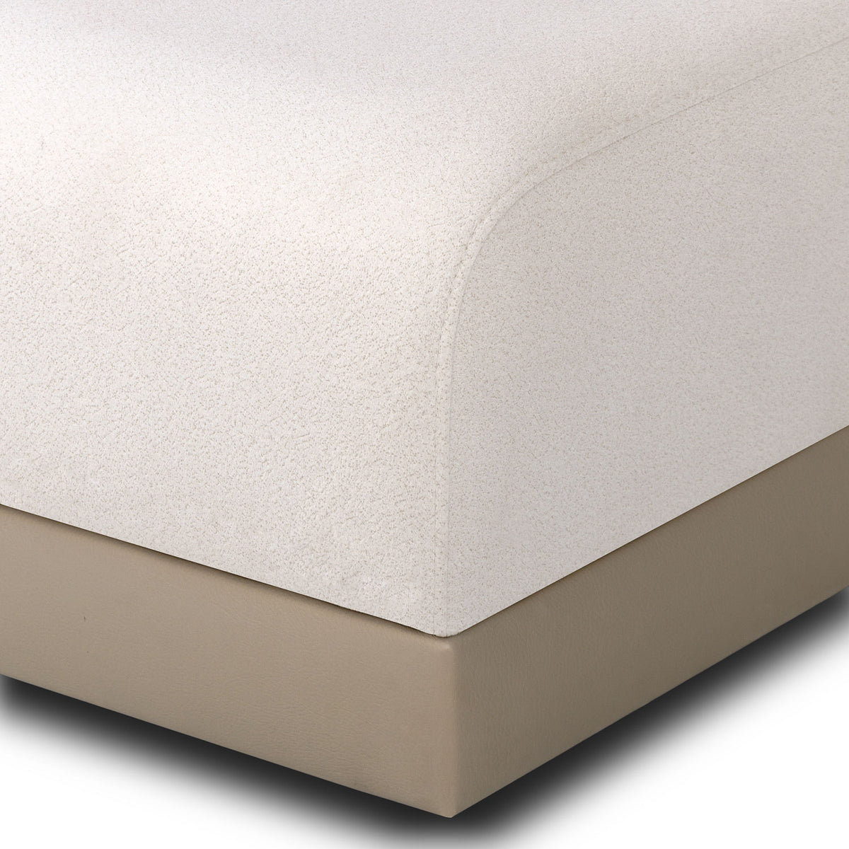 Puff Montreal Velvet Serena Crema
