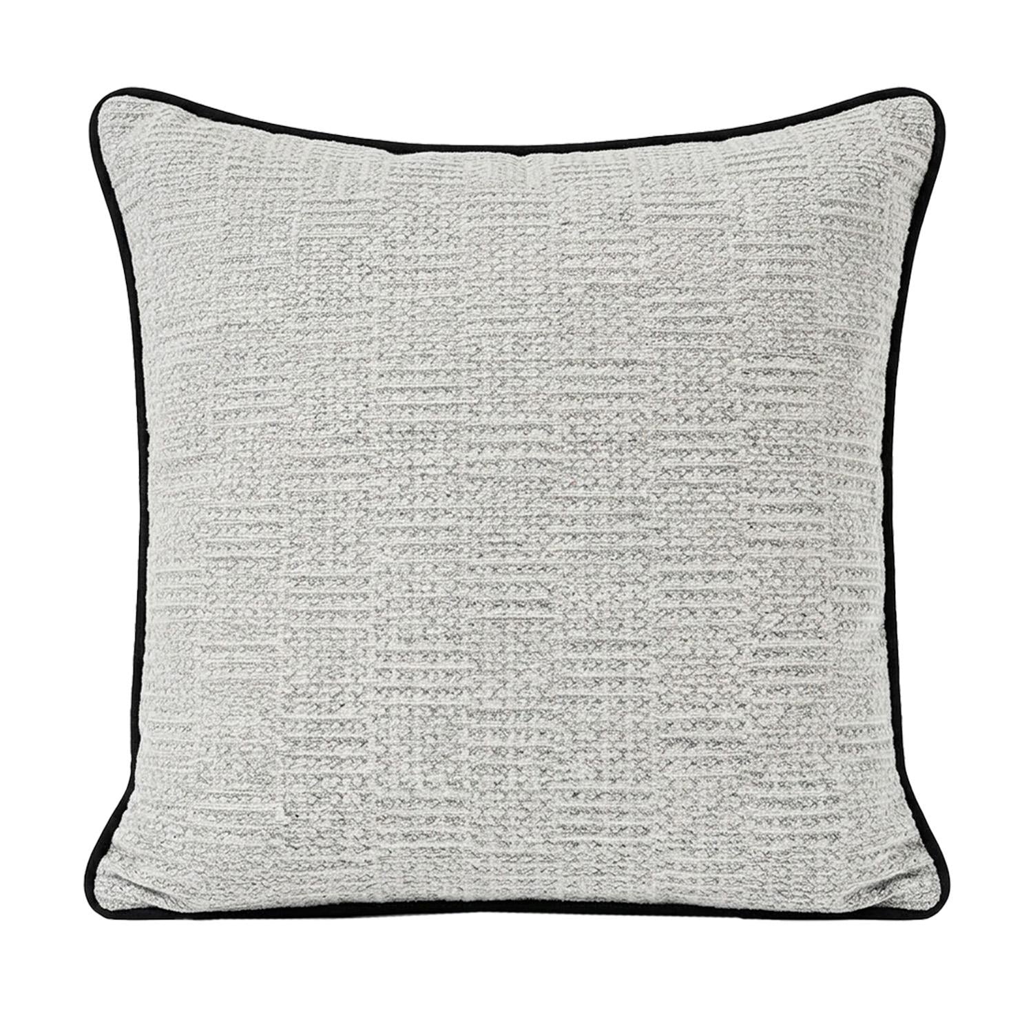 Cojín 45X45 Passport Plata Con Embone