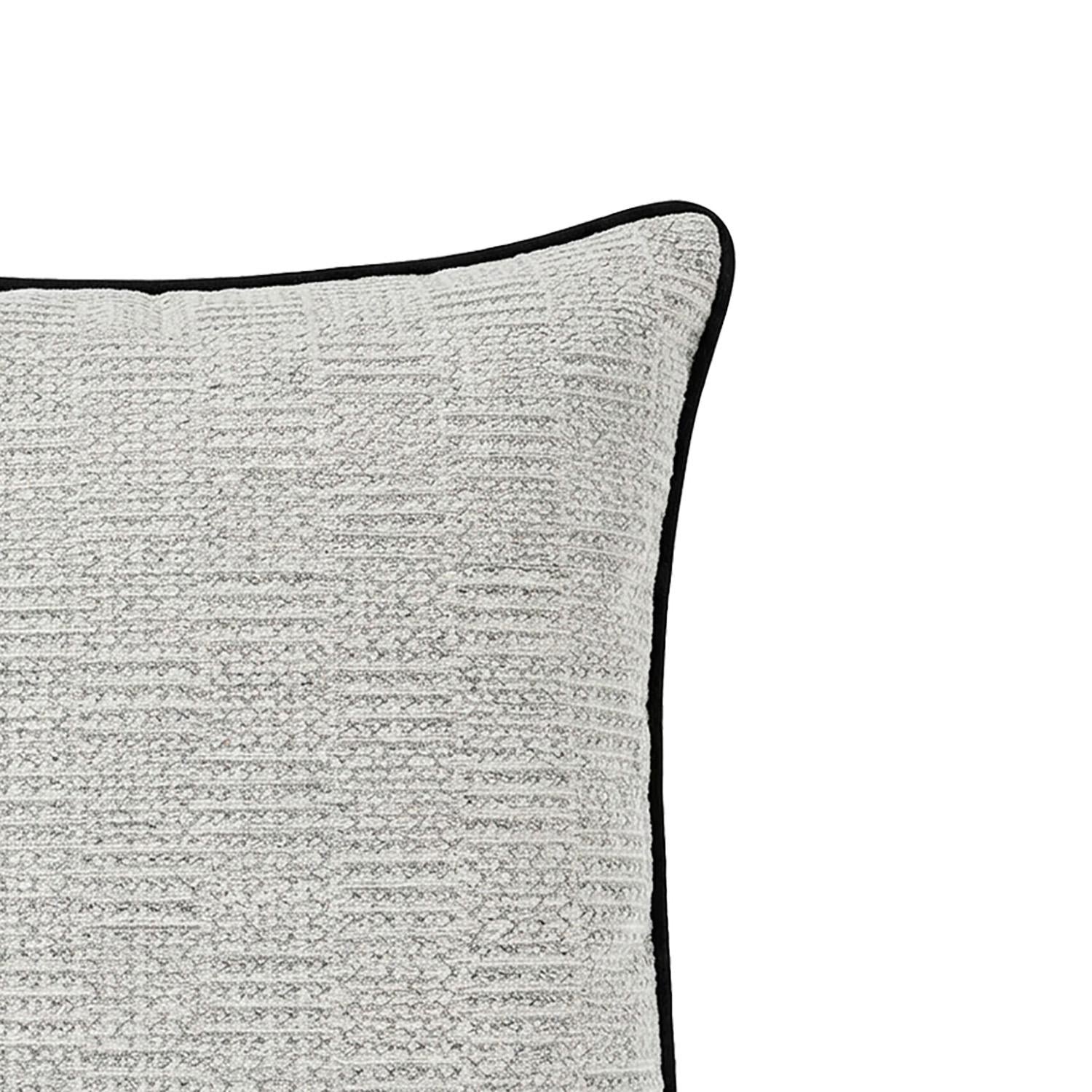 Cojín 45X45 Passport Plata Con Embone