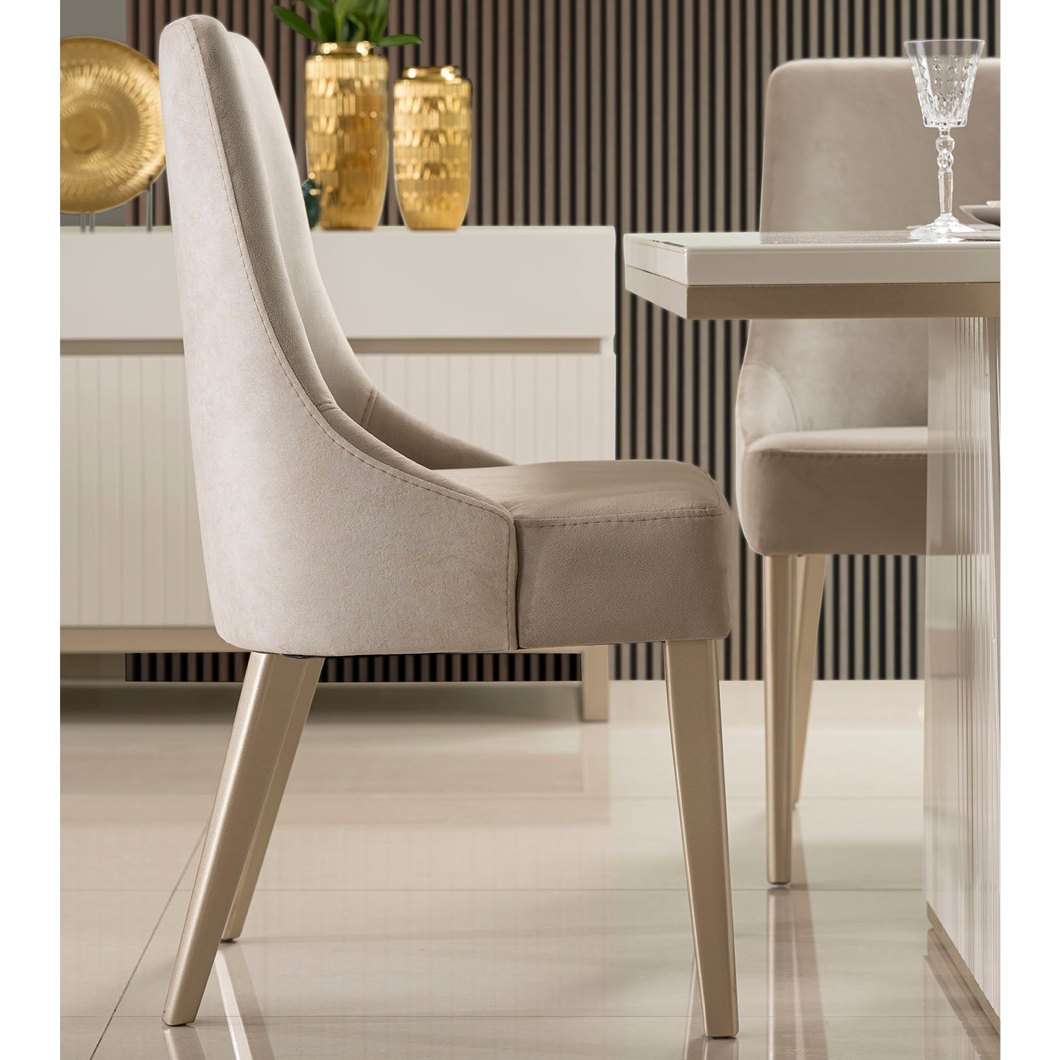 Silla Comedor Berlin Velvet Magic Perla Beige, Champaña