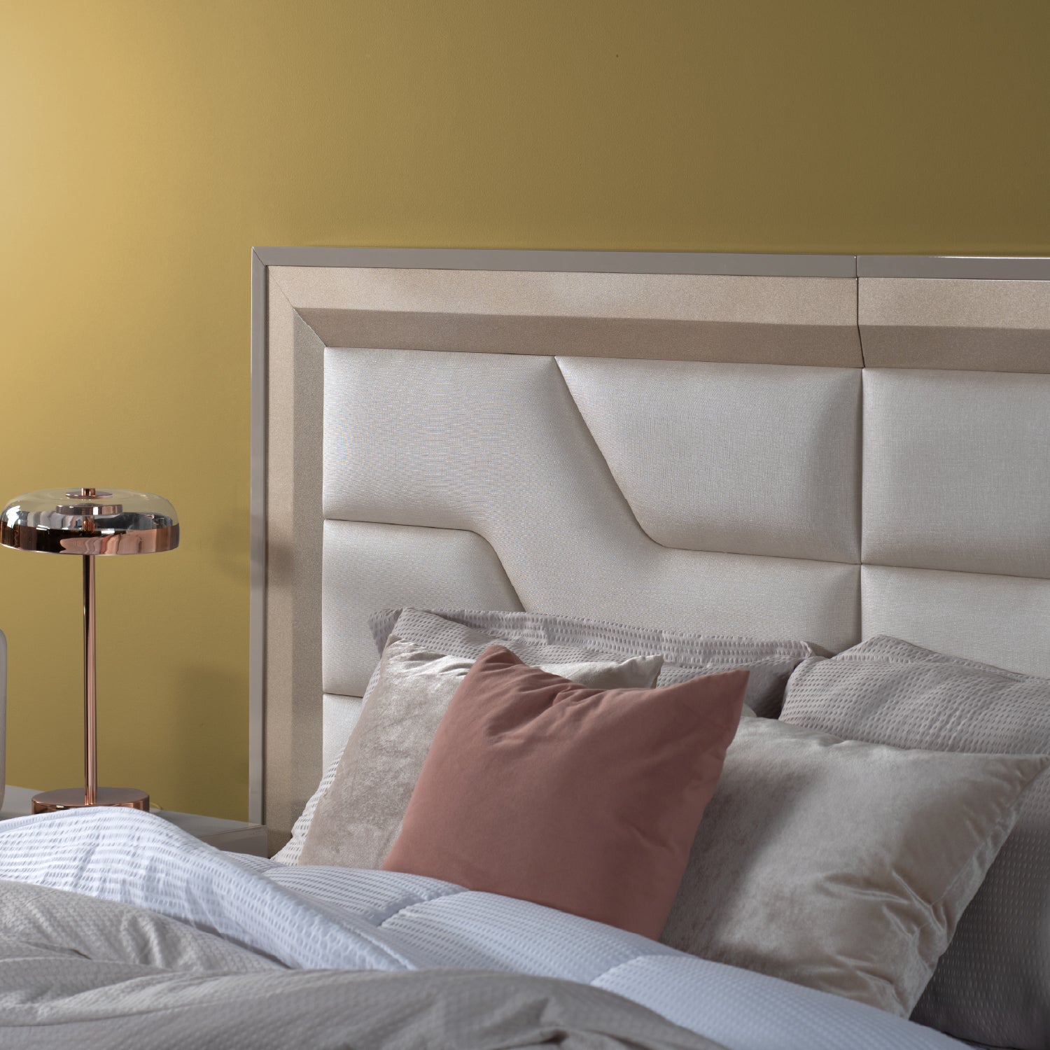 Combo Cama Queen Bulgari Eurolino Perla, Champaña + Colchón Infinit Pillow Top